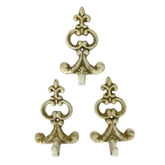 Set Of 3 SPI Decorative Wall Hooks Fleur-De-Lis Design Metal Distressed Finish - Picture 1 of 3